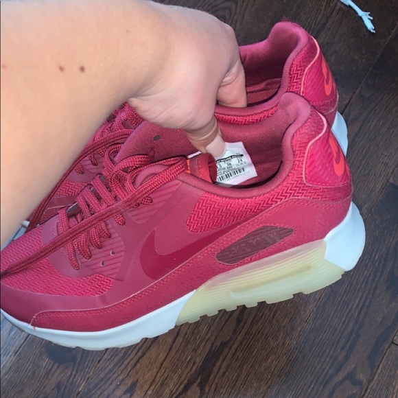 Burgundy pink Nike air max - Picture 3 of 3